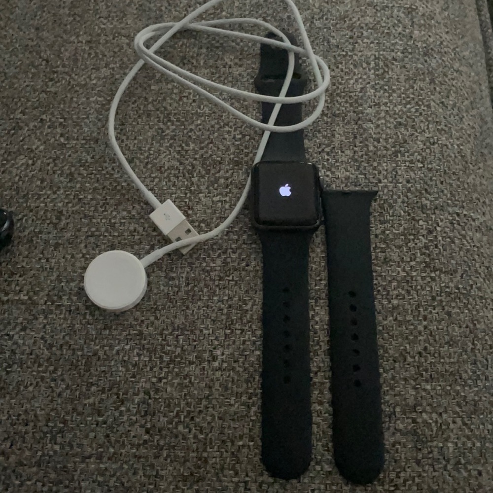 Apple 3 watch 38 mm it’s the smaller face..
